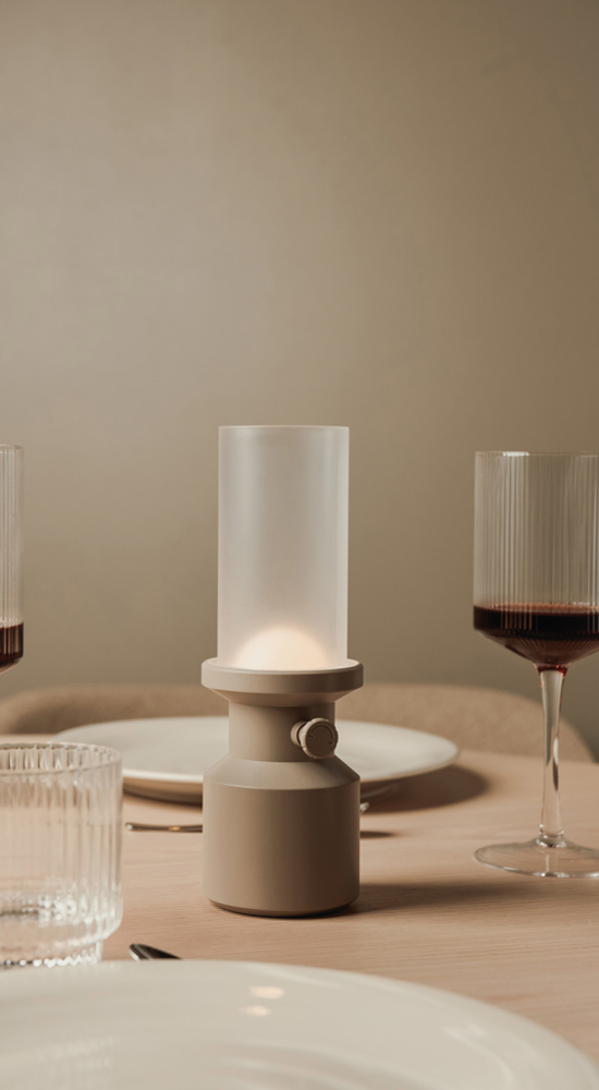 VINGA Niori RCS Tischlampe