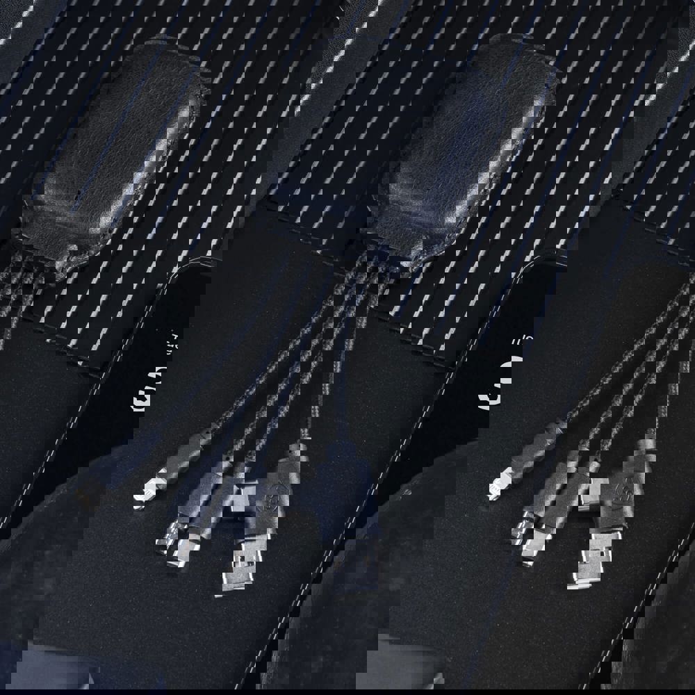 4001 | Xoopar Iné Gamma NFC Powerbank with Charging cables 3000mAh 