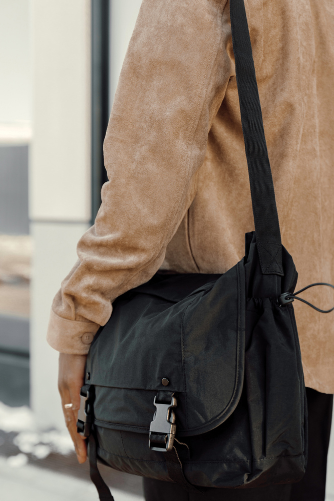 KENTO URBAN 15,6" Messenger aus RCS recyceltem Nylon