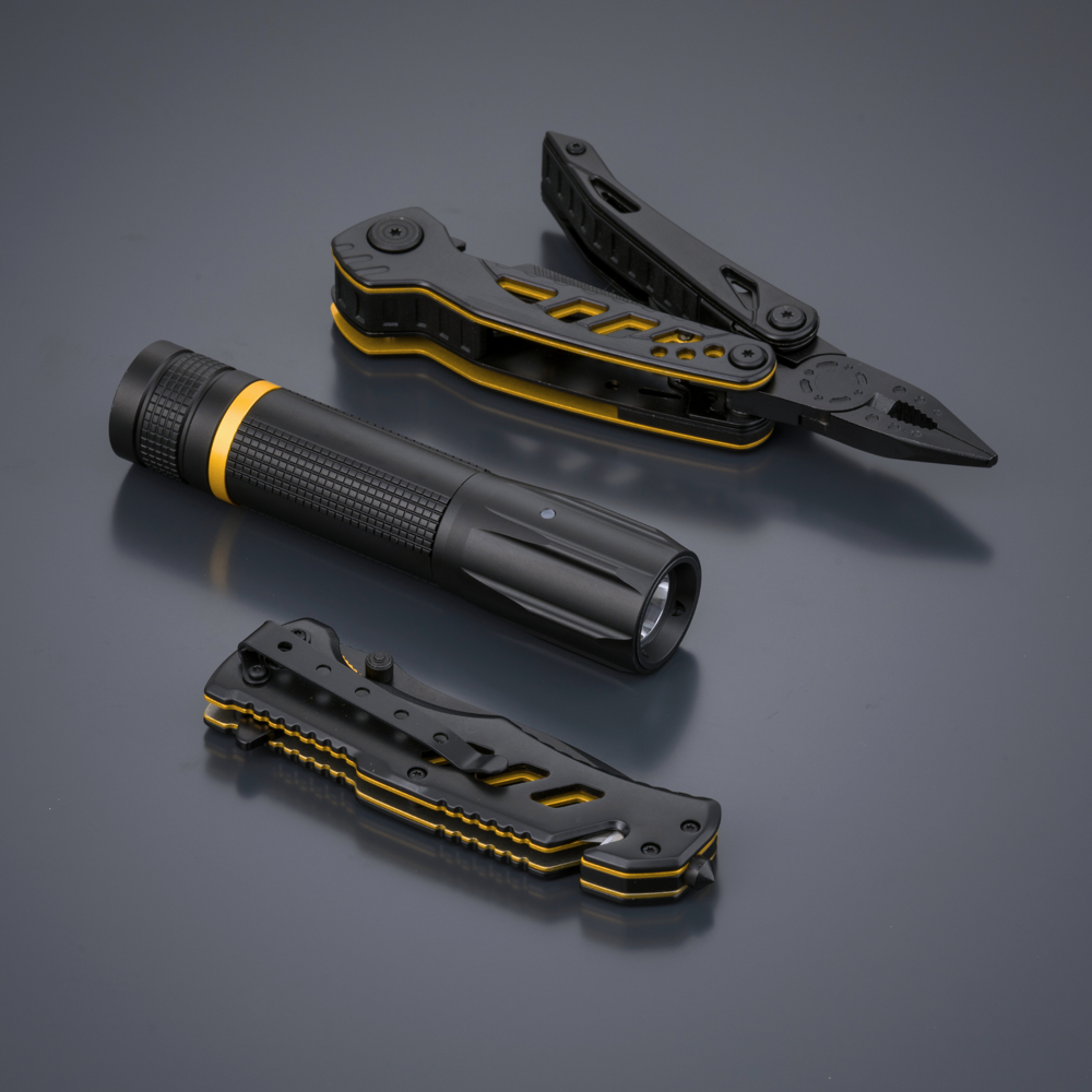 Multitool, Rettungsmesser & kleine Taschenlampe